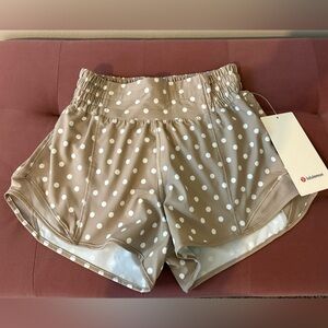 Lululemon Hotty Hot High-Rise Lined Short 2.5"